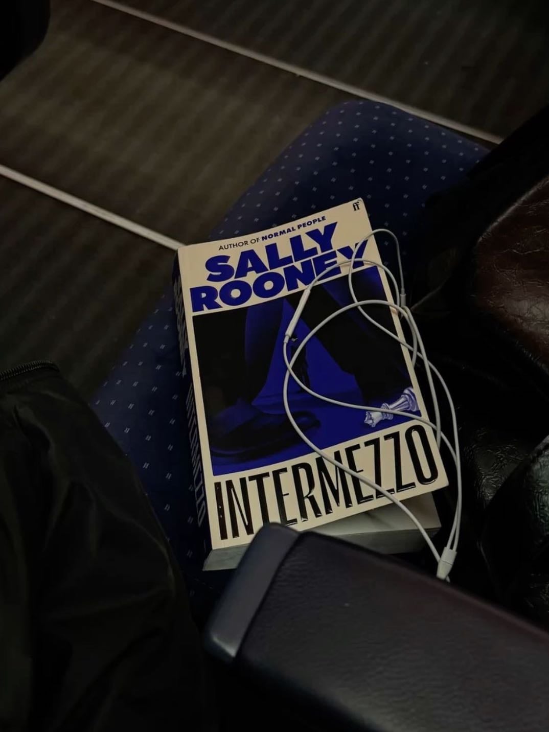 Intermezzo by Sally Rooney - diga nao a monogamia!