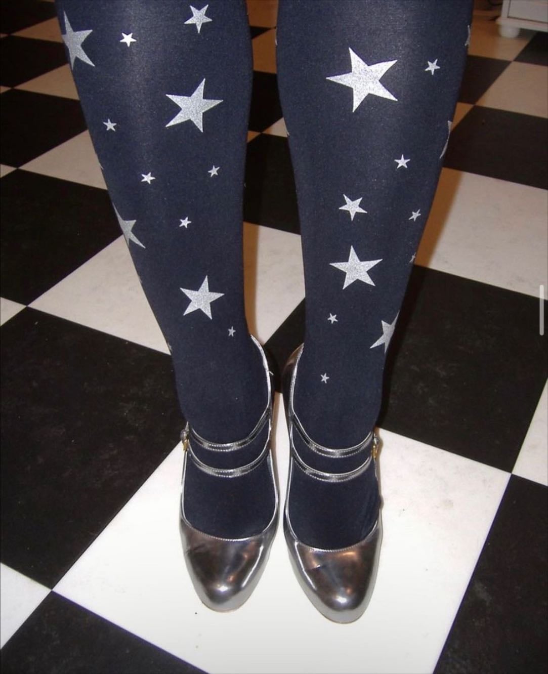 incorporate stars in your outfit - 03/23