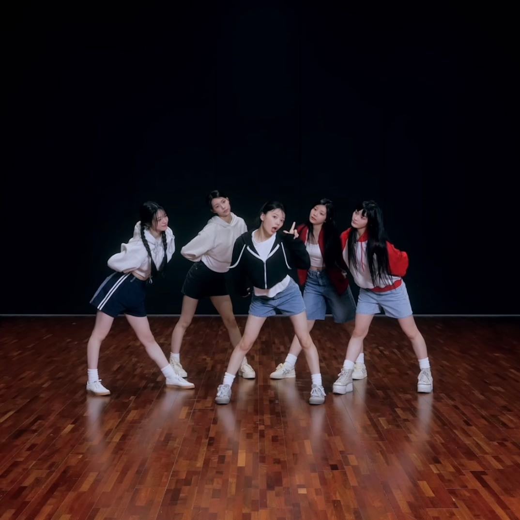 ⊹ ࣪ ˖ 𝒾𝓁𝓁𝒾𝓉 - 𝐿𝓊𝒸𝓀𝓎 𝒢𝒾𝓇𝓁 𝒮𝓎𝓃𝒹𝓇𝑜𝓂𝑒 - 16 de Abril de 2024