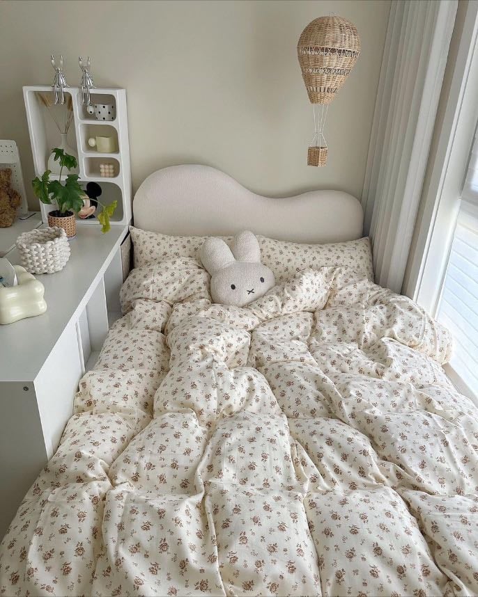 Haz tu cama 5:35 AM - Esto te ayudará a cuando quieras acostarte en la noche, no tener que hacer la cama y directo a dormir