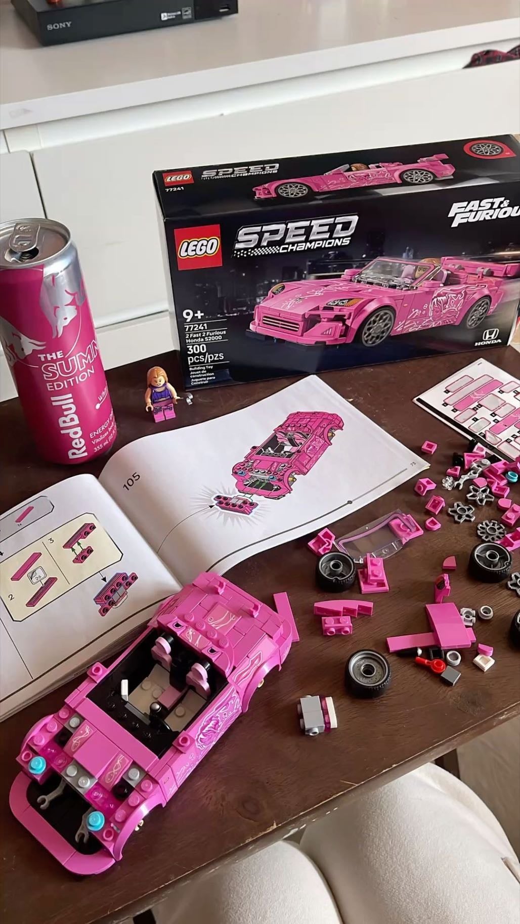 Get a pink car logo/emblem