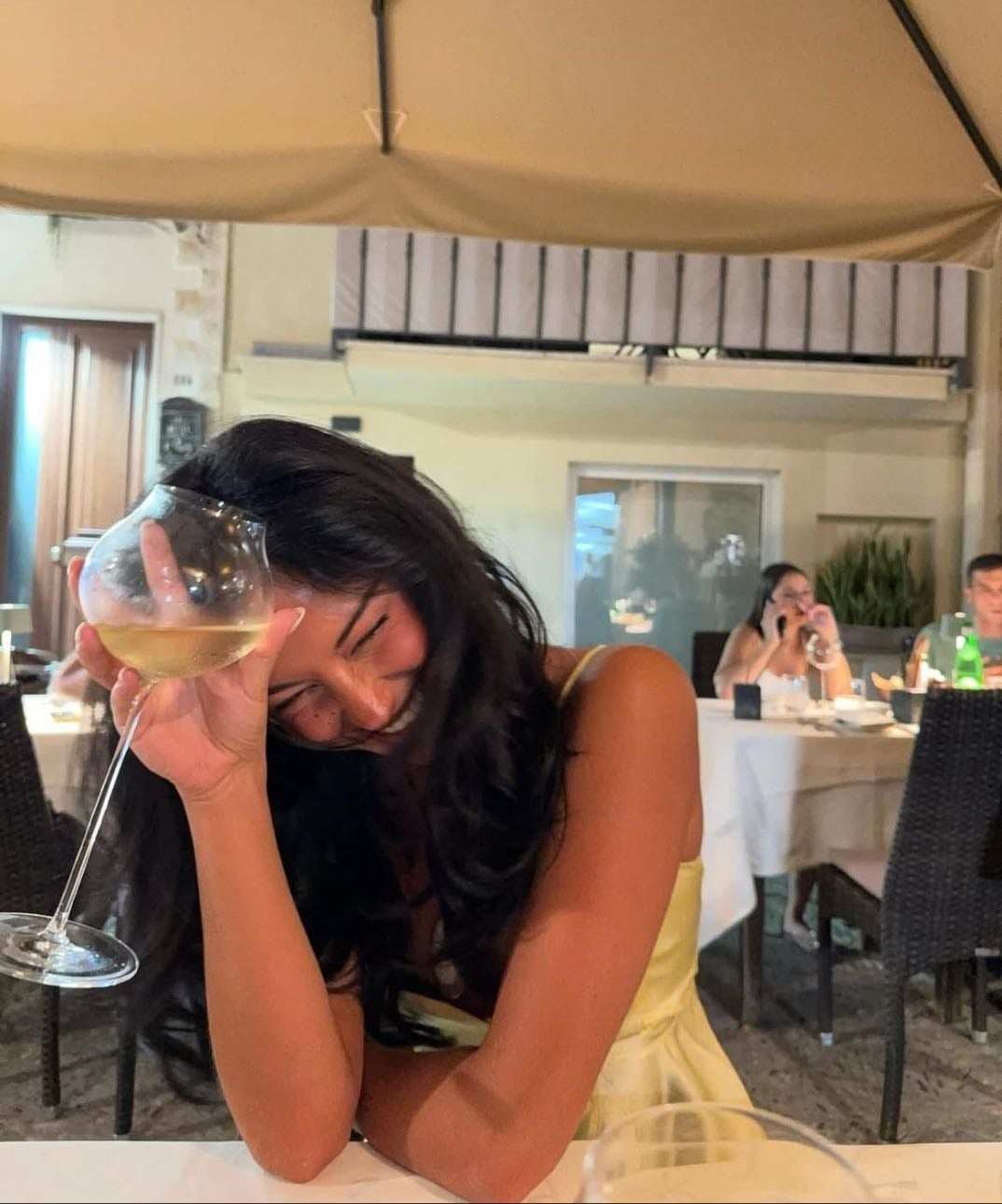 Being photographed - One of my favourite act to do to me like i imagine this one saw me so beautiful thay decided to keep this moment forever. Not only in their eyes or minds and it’s a thing I would die for