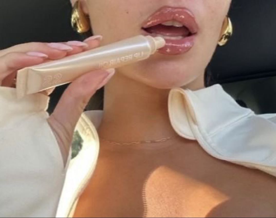 Glossy lips