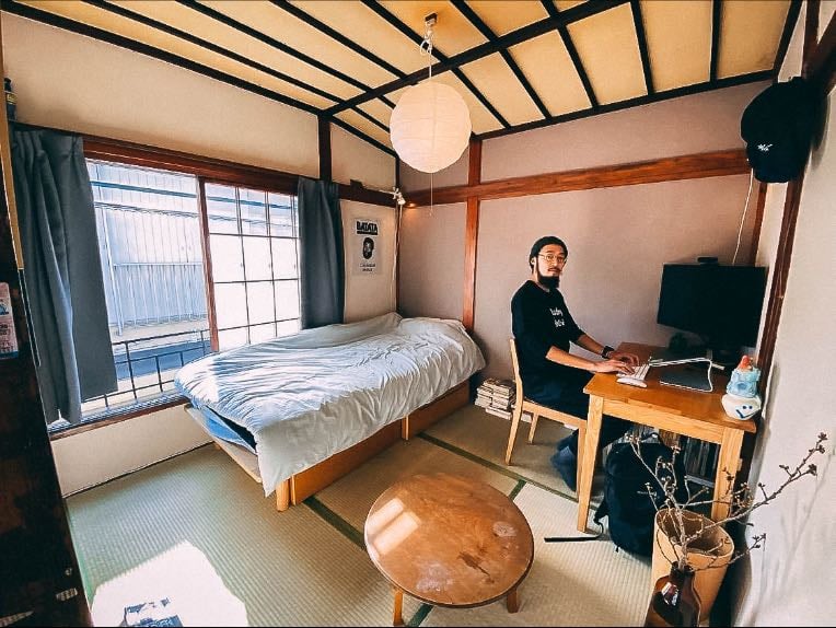 Living in a Yojohan