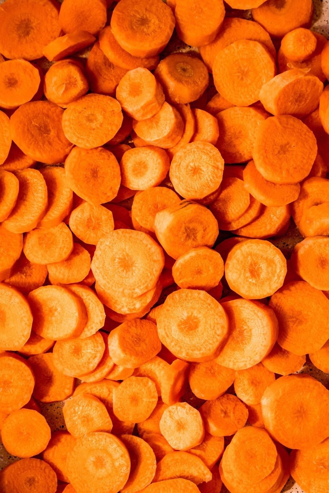 Carrots - Carrots are rich in beta-carotene (vitamin A), support eye health, boost immunity, and promote healthy skin.