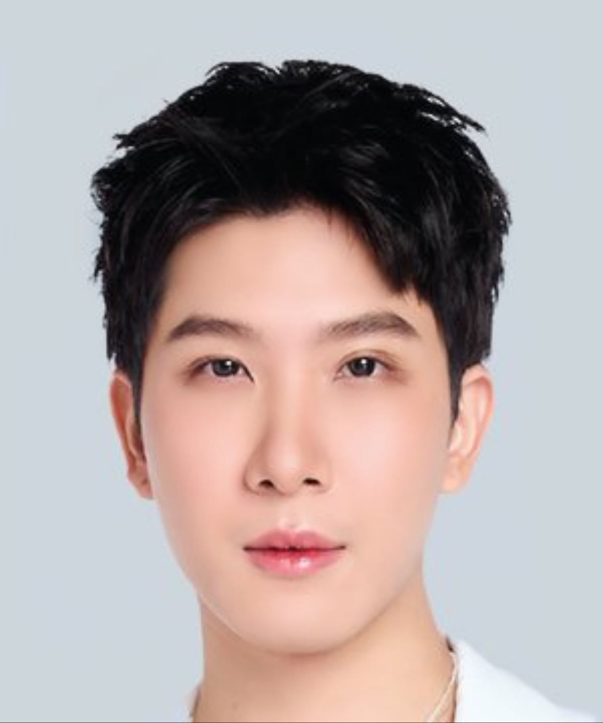 Khaotung Thanawat Ratanakitpaisan - Actor, clothes and bag brand owner A*FLEUR