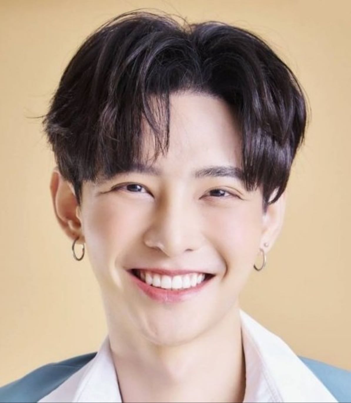 Nut Supanut Lourhaphanich - Actor and singer