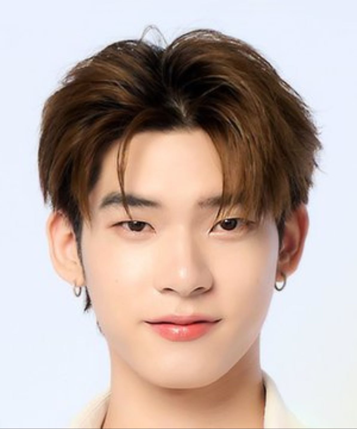 TeeTee Wanpichit Nimitparkpoom - Actor and singer ( group DEXX (เด็กซ์) )