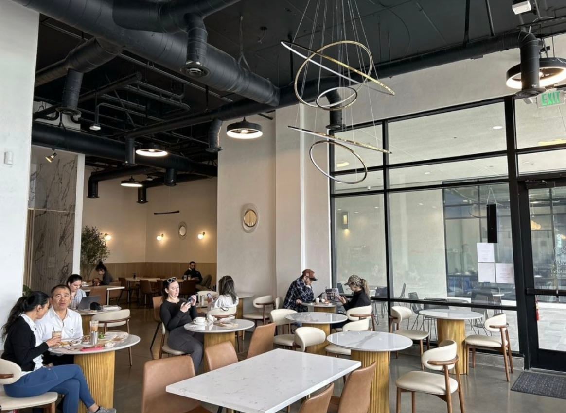 STARDUST Coffee House | Campbell - Everyone in here is working, so you should too. The chairs are all padded so extended work sessions are comfortable