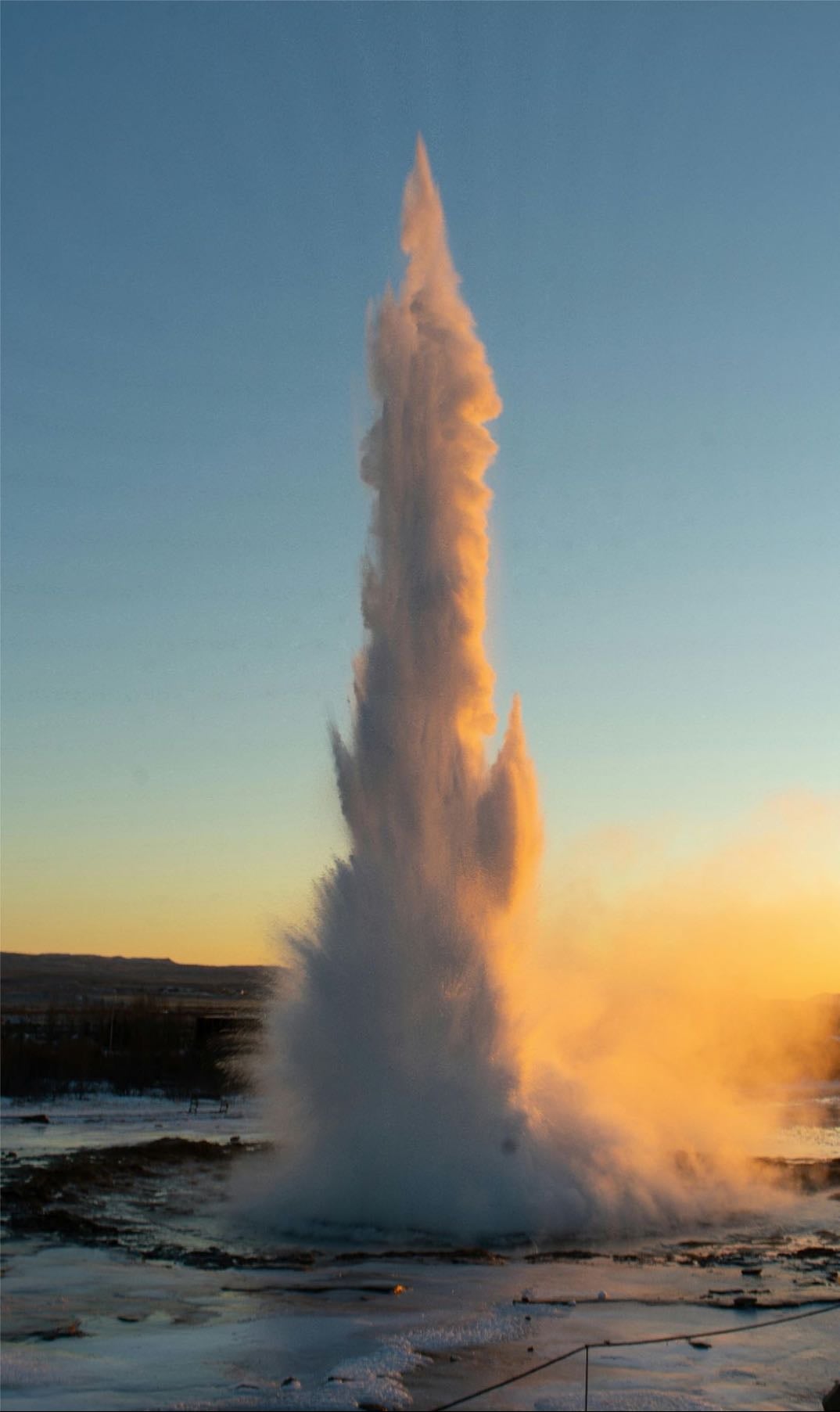 see a geyser in island