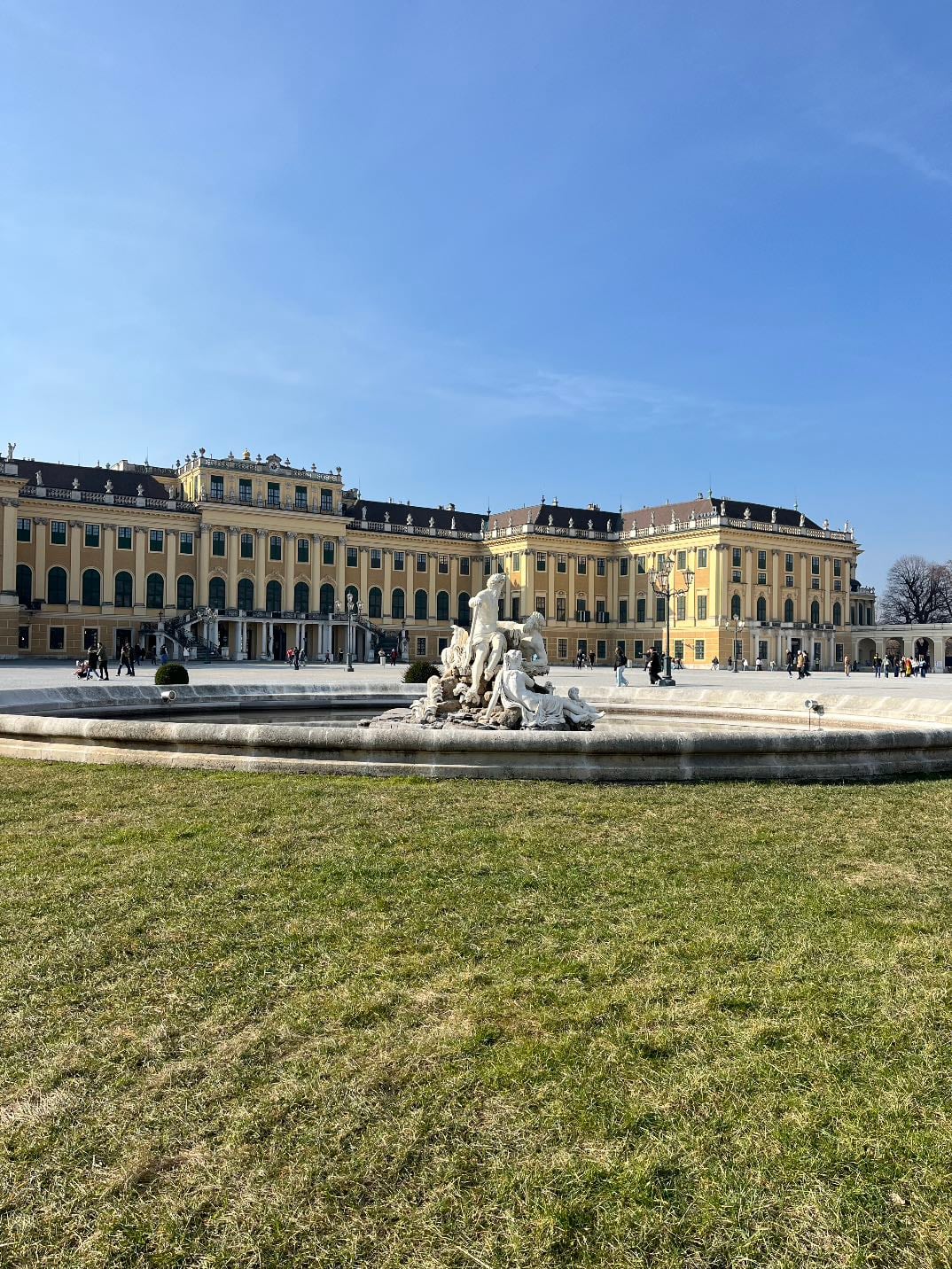Sch枚nbrunn