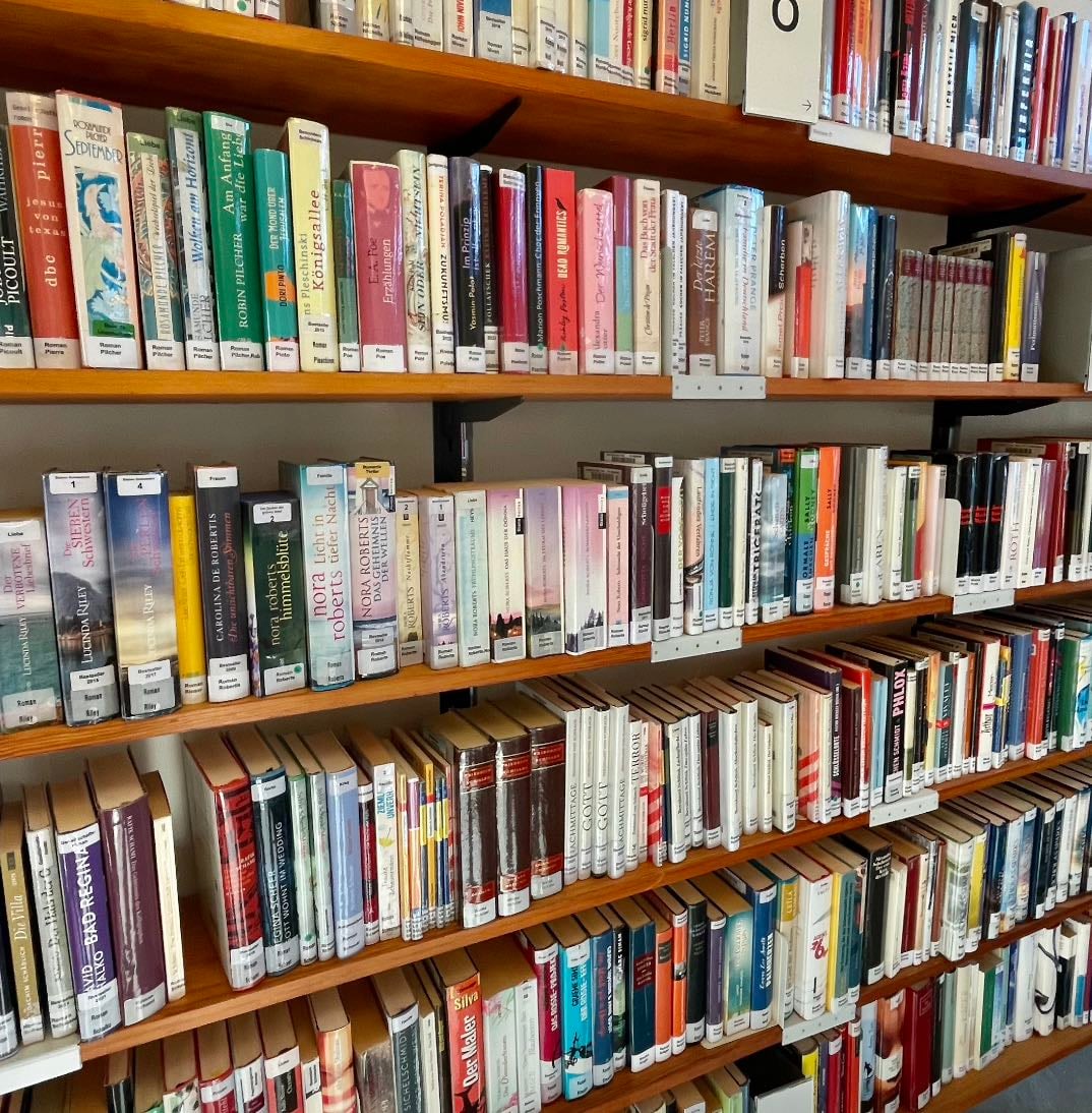 bücher - Books hypelist by sinaaaaaa