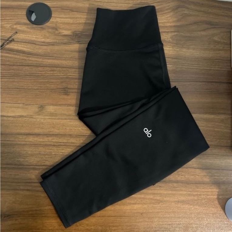 leggins (alo, lululemon, etc)